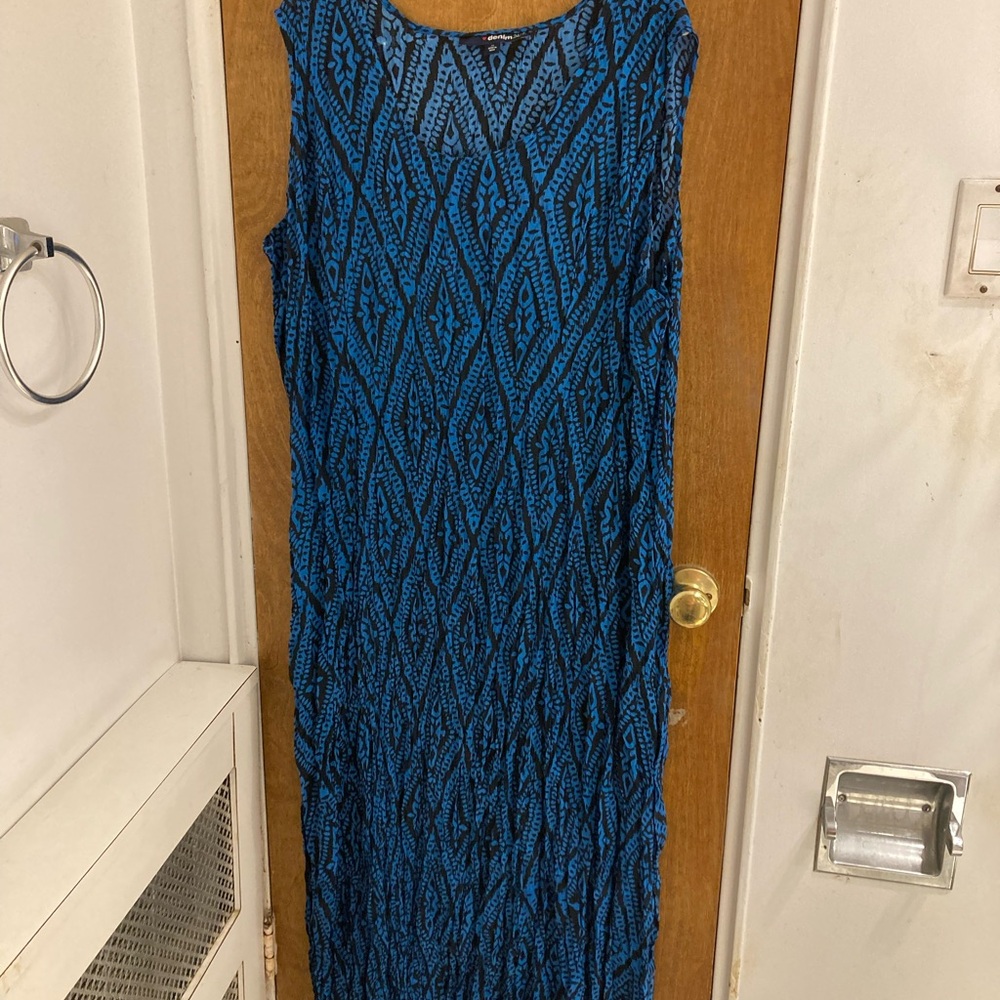 Denim 24/7  full length dress, navy and black pattern crinkle material